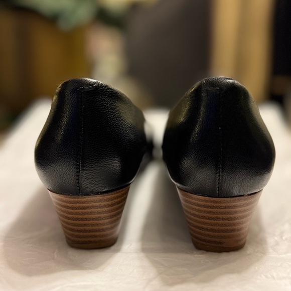 Cole Haan 1.5” Black Leather Wedge Peep Toes SIZE 5 - Picture 3 of 4